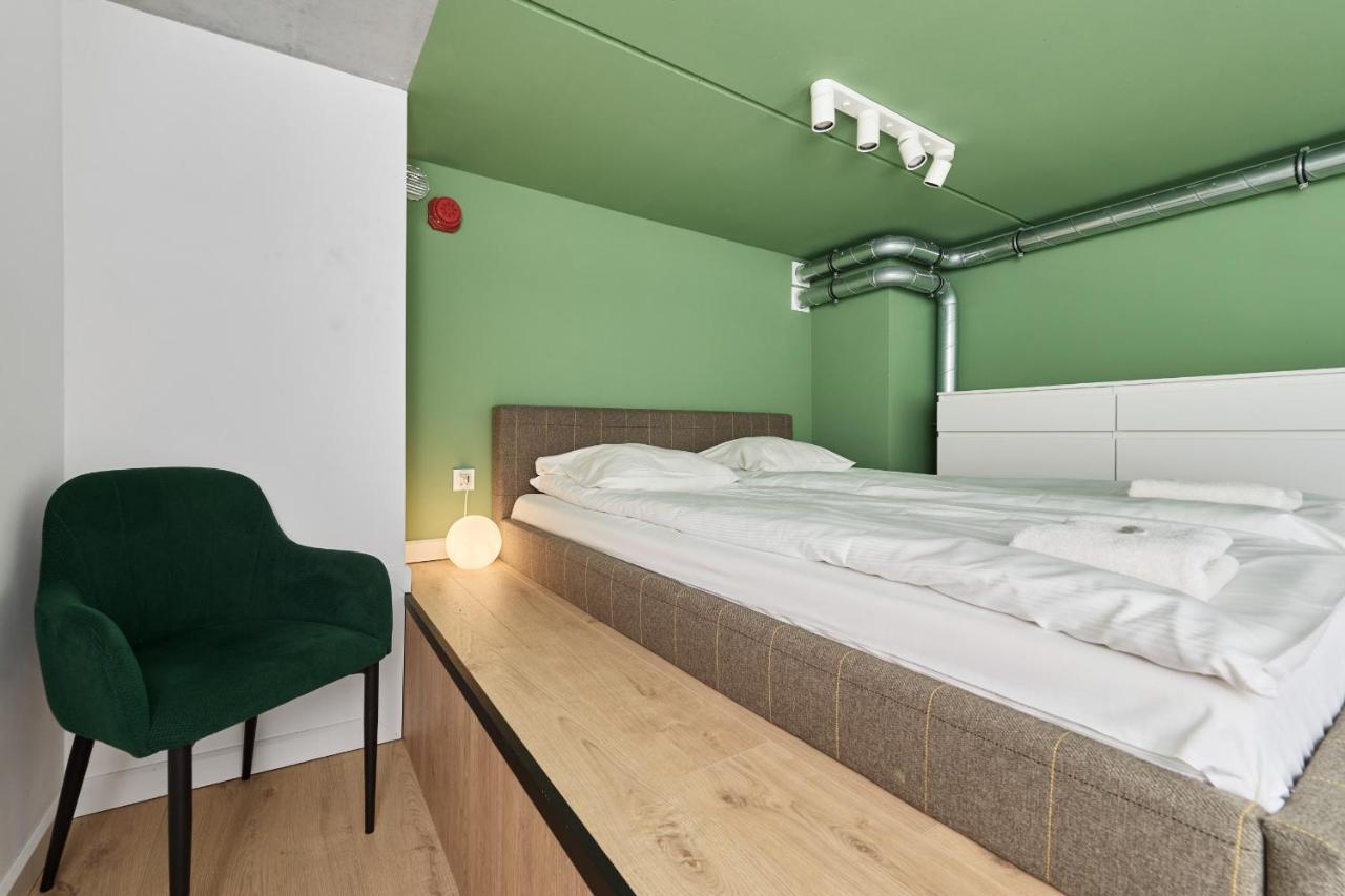 Mezzanine Studio Apartments Zarembowicza Wroclaw Airport By Renters Luaran gambar