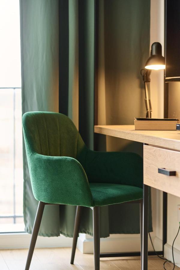 Mezzanine Studio Apartments Zarembowicza Wroclaw Airport By Renters Luaran gambar