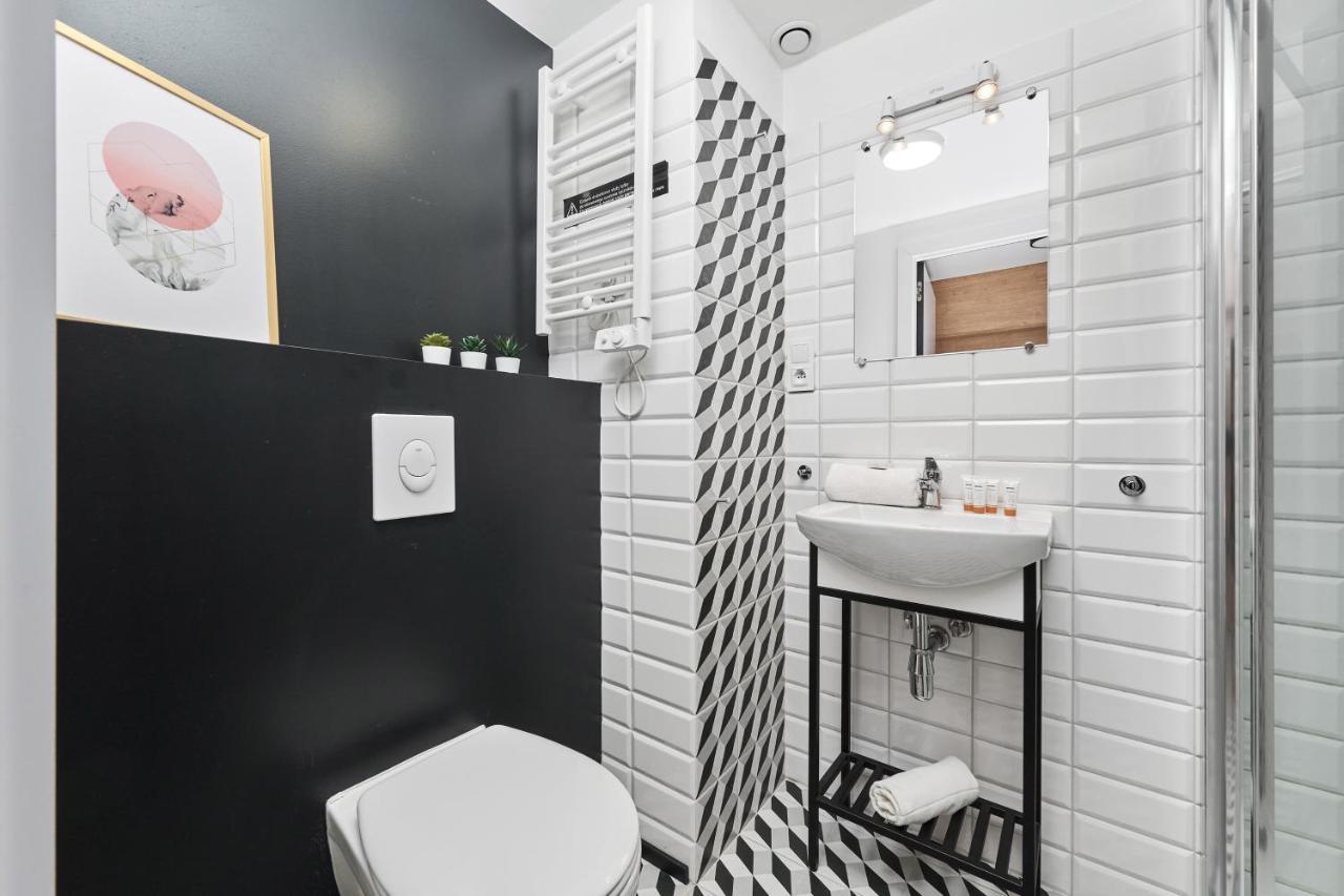 Mezzanine Studio Apartments Zarembowicza Wroclaw Airport By Renters Luaran gambar