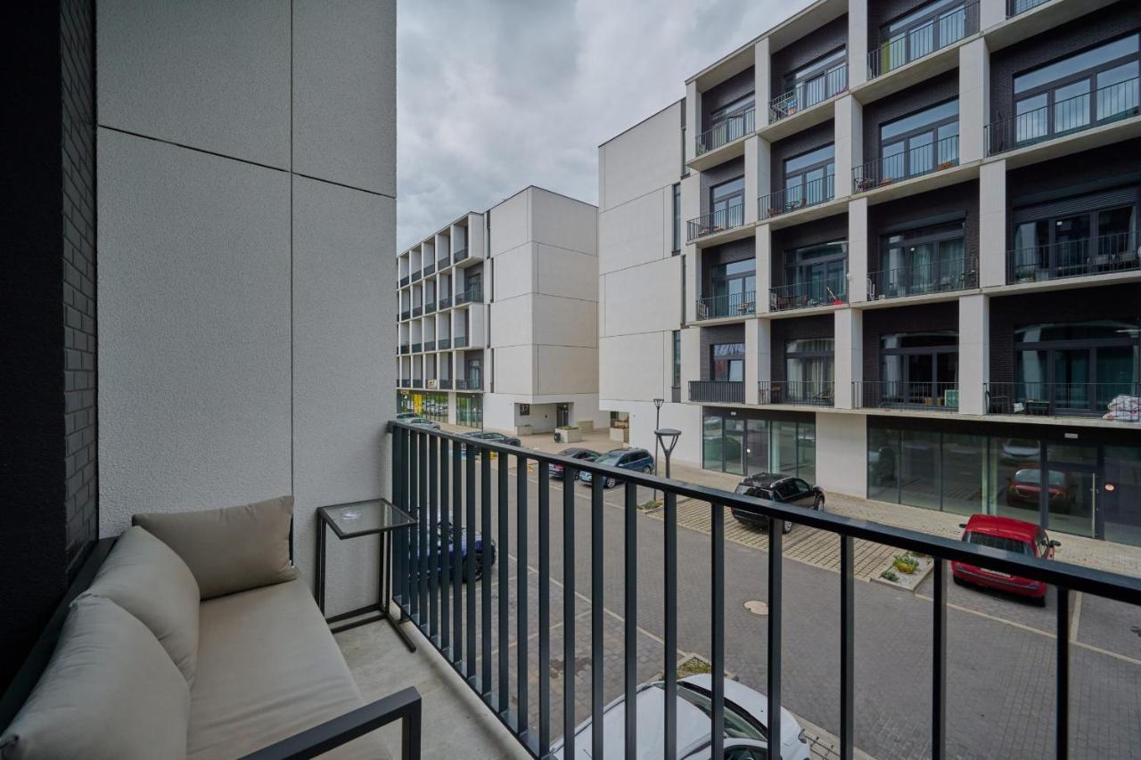 Mezzanine Studio Apartments Zarembowicza Wroclaw Airport By Renters Luaran gambar