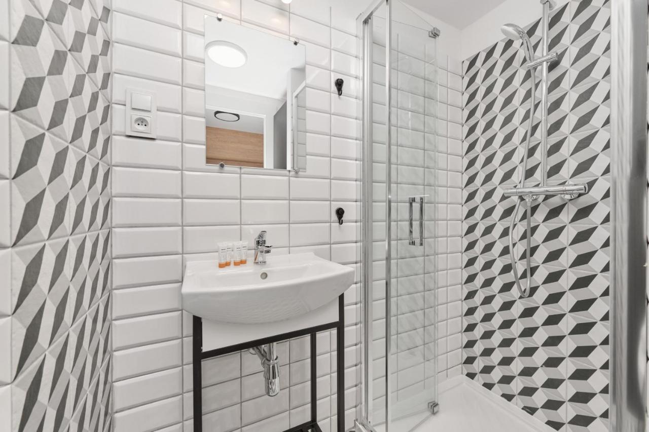 Mezzanine Studio Apartments Zarembowicza Wroclaw Airport By Renters Luaran gambar