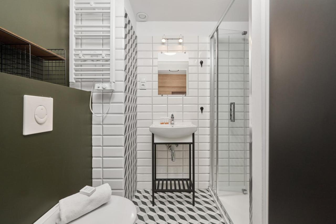 Mezzanine Studio Apartments Zarembowicza Wroclaw Airport By Renters Luaran gambar