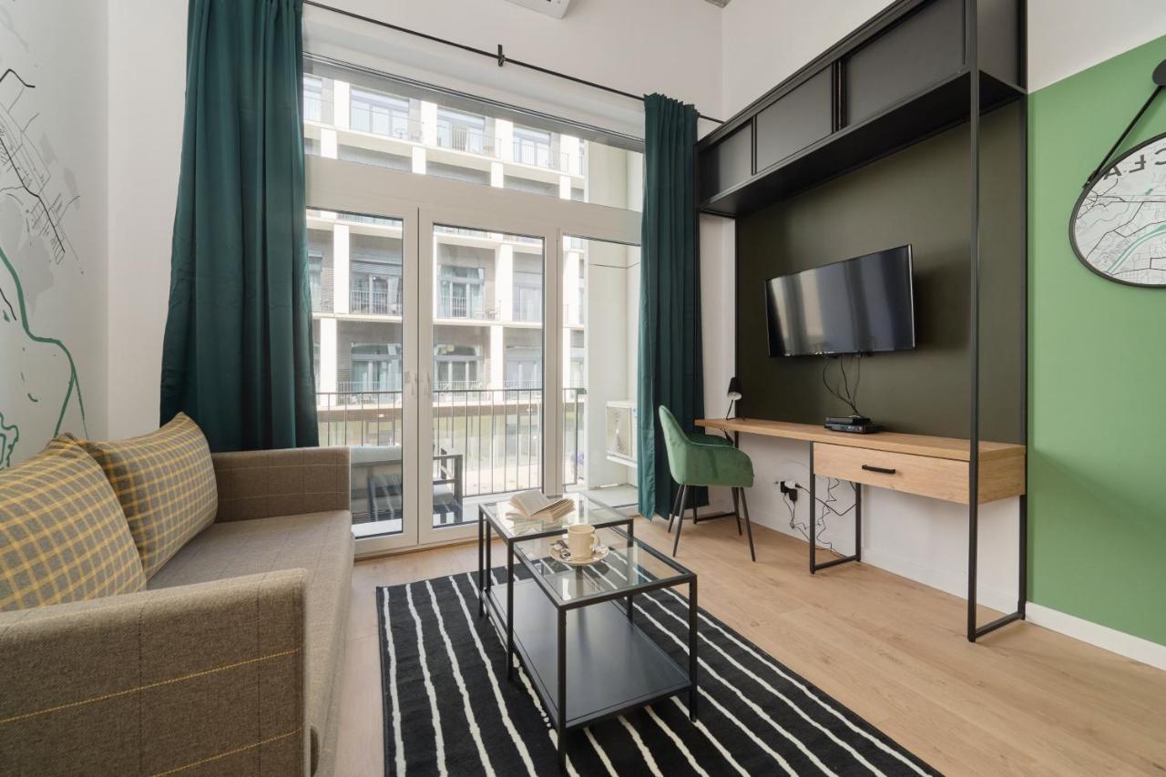 Mezzanine Studio Apartments Zarembowicza Wroclaw Airport By Renters Luaran gambar